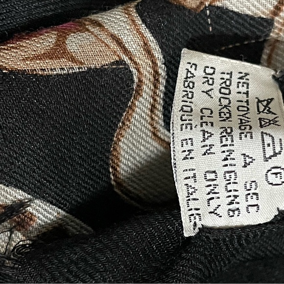 Chanel  Silk/Wool Wrap/Shawl Scarf. - Picture 10 of 16